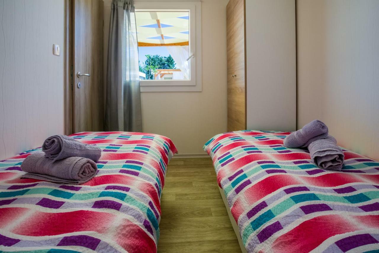 Mobile Homes Pine Tree Dobropoljana Екстер'єр фото