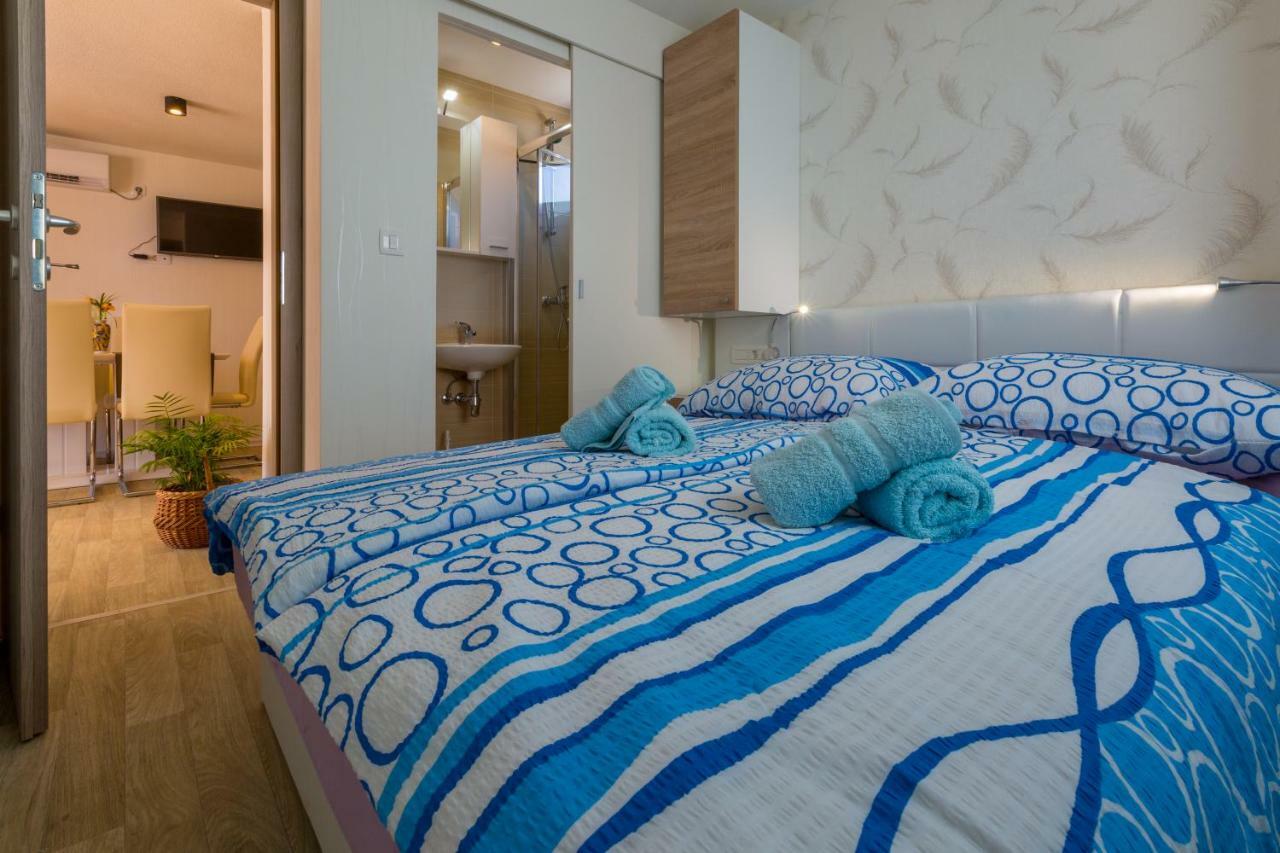 Mobile Homes Pine Tree Dobropoljana Екстер'єр фото
